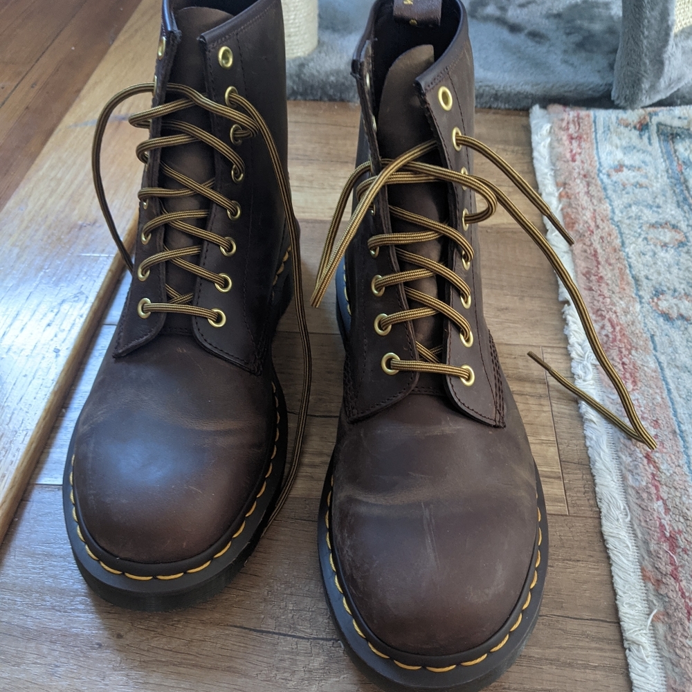 Doc Martens 1460 hiking boots in color "crazy horse" size 10 women's